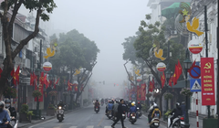 Sương mù trùm khắp Hà Nội: Các chuyên gia y tế lên tiếng 