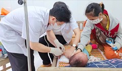 Vụ 2 bé sốt, tử vong ở Quảng Nam: Cử đội y tế cơ động tới hỗ trợ Nam Trà My