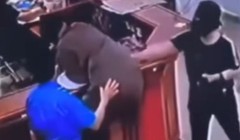 Nhân viên y tế bị hành hung tại Nghệ An: Yêu cầu điều tra, xử lý nghiêm