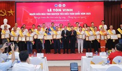 Tôn vinh 100 "ngọn lửa nhân ái đang lan tỏa tình yêu thương" 
