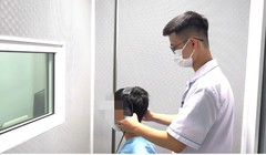 Tắm khuya bằng nước lạnh, nam thanh niên Hà Nội suýt bị điếc vĩnh viễn