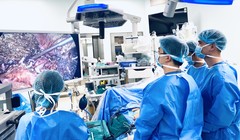Hai bệnh nhân mang khối u khổng lồ ở vị trí hiểm hóc, đều hồi sinh nhờ niềm tin và y đức