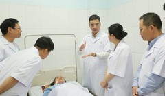 2 điều dưỡng dũng cảm cứu bệnh nhi giữa cơn cuồng loạn của người đàn ông