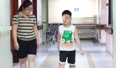 Kỳ tích ở Bệnh viện Nhi Trung ương: Trẻ bại não đầu tiên tự bước đi sau 8 năm điều trị