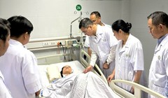 Đề nghị công nhận thương binh cho nữ điều dưỡng hứng nhiều nhát dao để cứu bệnh nhi