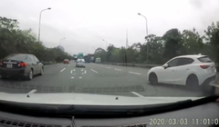 Kinh hoàng xe nhập làn vào đường cao tốc.