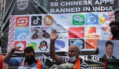 Biểu tình phản đối công nghệ Trung Quốc hôm 1/7 tại Ấn Độ. Ảnh: AP