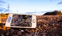 Bảo vệ môi trường không chỉ là bỏ củ sạc