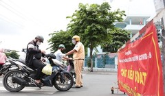 TP.HCM: Quét mã QR tại các các trạm kiểm soát để tránh ùn ứ