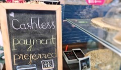 Giao dịch không tiền mặt tăng mạnh trong tháng 9, tháng 10