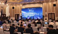 Hội thảo “Tăng tốc chuyển đổi số: Vì lợi ích thiết thực của người dân, doanh nghiệp”.