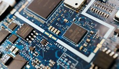 Hua Hong chuyên sản xuất chip đời cũ. (Ảnh minh họa: Reuters)