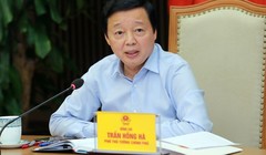 Phó Thủ tướng Trần Hồng Hà cho rằng cần quan tâm hơn đến y tế cơ sở trong phân bổ dự toán chi KCB BHYT để thực hiện tốt các nhiệm vụ về chăm sóc sức khỏe ban đầu, quản lý một số bệnh mãn tính, y tế dự phòng, để người dân không dồn lên y tế tuyến trên - Ảnh: VGP/Minh Khôi