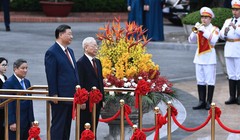 Công tác chuẩn bị lễ đón tại Phủ Chủ tịch chiều 12-12 - Ảnh: NGUYỄN KHÁNH