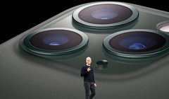 CEO Tim Cook tại sự kiện ra mắt iPhone 11. Ảnh: Phone Arena