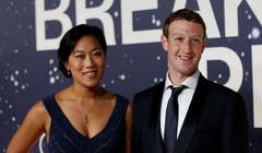 CEO của Facebook Mark Zuckerberg và vợ - bà Priscilla Chan. (Ảnh: Reuters)