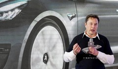 Tỉ phú Musk cho rằng các MBA đang tập trung quá nhiều vào các cuộc họp, bài thuyết trình thay vì sản phẩm và dịch vụ của công ty. Ảnh: WSJ