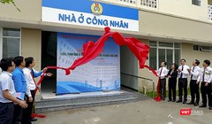 Lãnh đạo Thành uỷ, UBND TP Đà Nẵng và các cơ quan liên quan tại sự kiện đưa trình nhà ở cho công nhân khu công nghiệp Hoà Cầm vào hoạt động