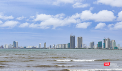 Một góc đô thị Đà Nẵng nhìn từ biển