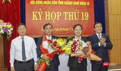 Ông Nguyễn Hồng Quang - Bí thư Thành ủy TP Tam Kỳ (người thứ 2 từ phải sang) được bầu giữ chức danh Phó Chủ tịch UBND tỉnh Quảng Nam, nhiệm kỳ 2016-2021.