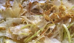 Bánh tráng trộn, món ăn đường phố được nhiều bạn trẻ ưa thích (ảnh MH)