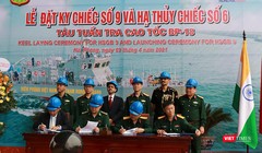 Quang cảnh lễ hạ thuỷ và đặt ky cho 2 trong số 12 tàu tuần tra cao tốc đang được đóng cho Bộ Tư lệnh Bộ đội Biên phòng Việt Nam (ảnh Đại sứ quán Ấn Độ cung cấp)