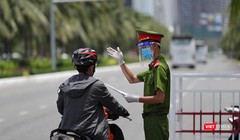 Việc lưu thông tại các chốt sẽ dựa trên nguyên tắc kiểm soát chặt cả người vào, người ra khỏi TP, kiểm soát chặt chẽ người từ các vùng dịch, vùng nguy cơ cao vào TP.