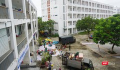 Lực lượng quân đội đang khẩn trương dọn dẹp để chuyển đổi ký túc xá thành bệnh viện dã chiến 2.000 giường ở Đà Nẵng