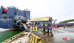 Thaco xuất lô hàng sơ mi rơ móc đi Mỹ tại Cảng Dung Quốc (Quảng Ngãi)