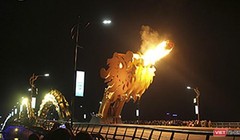 Cầu Rồng (Đà Nẵng) phun lửa
