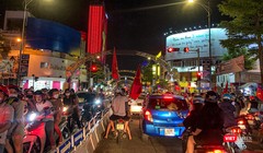 Người Đà Nẵng đổ ra đường ăn mừng U23 Việt Nam chiến thắng U23 Thái Lan tại SEA Games 31