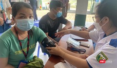 Hành trình Thầy thuốc trẻ khám, cấp thuốc miễn phí cho công nhân tại Công ty Pouyuen Việt Nam (quận Bình Tân, TP HCM)