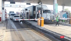 Thực tế triển khai thu phí không dừng cho thấy nhiều phương tiện đã được dán tem nhưng thiết bị vẫn không nhận.