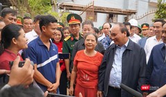 Chủ tịch nước Nguyễn Xuân Phúc thăm người dân Đà Nẵng bị thiệt hại do mưa lũ