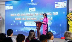 Bà Ngô Thị Kim Yến - Phó Chủ tịch UBND TP Đà Nẵng phát biểu tại phiên khai mạc ngày hội Khởi nghiệp đổi mới sáng tạo TP Đà Nẵng năm 2022