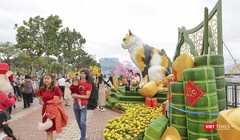 Linh vật mèo tại đường hoa xuân Đà Nẵng Tết Quý Mão