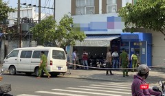 Lực lượng công an phong toả hiện trường, phục vụ điều tra