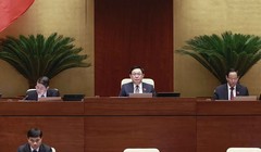 Chủ tịch Quốc hội Vương Đình Huệ chủ trì phiên họp. (Ảnh: Doãn Tấn/TTXVN)