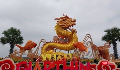 Linh vật rồng khu vực công viên trước UBND tỉnh Thừa Thiên Huế.