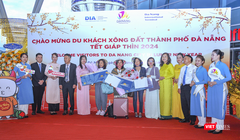 Lễ đón du khách quốc tế đầu tiên xông đất Đà Nẵng trong ngày Mồng 1 Tết Nguyên đán Giáp Thìn 2024