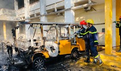 Lực lượng Cảnh sát đang nỗ lực chữa cháy