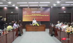 Bà Nguyễn Thu Phương, Phó Giám đốc Sở TT&TT TP Đà Nẵng, Trưởng Ban Tổ chức Giải báo chí “Tuyên truyền về chuyển đổi số TP Đà Nẵng” năm 2024 phát biểu tại Họp báo.