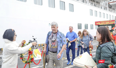 Khách du lịch tàu biển đến xông đất Đà Nẵng trong dịp Tết Nguyên đán Ất Tỵ 2025