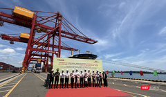 Sáng 16/5, tại Cảng biển quốc tế Chu Lai (Quảng Nam), hãng tàu Regional Container Lines (RCL), chính thức khai trương tuyến hàng hải trực tiếp Chu Lai – Ấn Độ.