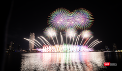 Màn pháo hoa ấn tượng của đội Z121 Vina Pyrotech (Việt Nam) trong đêm thứ 2 DIFF 2025.