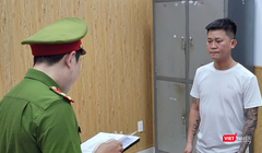 Công an TP Đà Nẵng tống đạt quyết định khởi tố bị can và thi hành lệnh bắt tạm giam đối với Phạm Công Lộc về hành vi tổ chức đánh bạc.