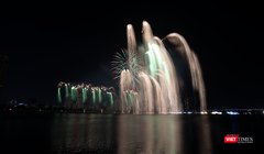 Với chủ đề “Phát triển bền vững”, đêm thi thứ tư của Lễ hội pháo hoa quốc tế Đà Nẵng (DIFF 2025) đã diễn ra với màn trình diễn mãn nhãn của 2 đội thi đến từ châu Âu là Bồ Đào Nha và Vương quốc Anh.