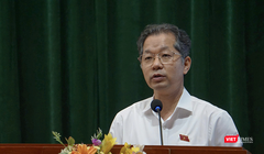 Ông Nguyễn Văn Quảng, Bí thư Thành ủy, Trưởng đoàn ĐBQH TP Đà Nẵng phát biểu tại buổi tiếp xúc cử tri các phường Thanh Khê, Hòa Khánh, Liên Chiểu diễn ra sáng 4/7.