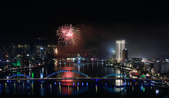 DIFF 2025 là kỳ lễ hội pháo hoa quốc tế dài nhất sau 13 lần tổ chức, có số lượng đội tham dự nhiều nhất là 10 đội đến từ 3 châu lục, sử sụng 65.000 quả pháo… đem lại doanh thu hơn 5.600 tỷ đồng.