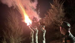 Lực lượng biên phòng bắn pháo hiệu tại 5 vị trí: Sơn Trà, Hải Vân, Cù Lao Chàm, Cửa Đại và Núi Thành để kêu gọi tàu thuyền khẩn trương vào bờ.